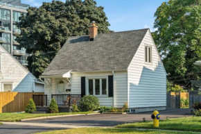 Heritage 3BR Etobicoke Gem, Sherway Gardens, BBQ